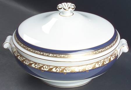 Rococo Round Covered Vegetable