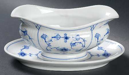 WIG519 Gravy Boat with Attached Underplate