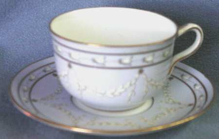 X8082 Flat Cup & Saucer Set