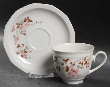 WIG522 Flat Cup & Saucer Set
