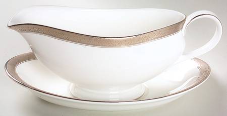Newgrange Platinum Gravy Boat & Underplate
