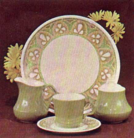 Shamrock (Bristol Shape) by Homer Laughlin 