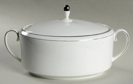 Blanc Sur Blanc Oval Tureen & Lid