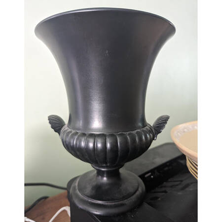 Nautilus Black 9" Vase
