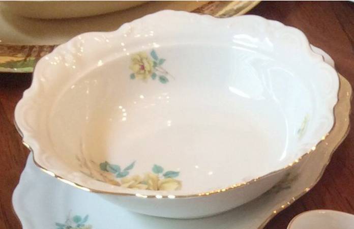 WIG569 10" Round Vegetable Bowl