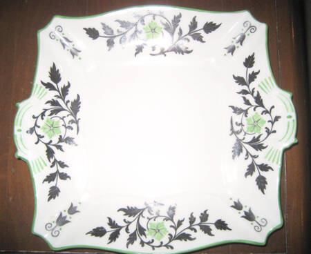W550 Square Handled Cake Plate