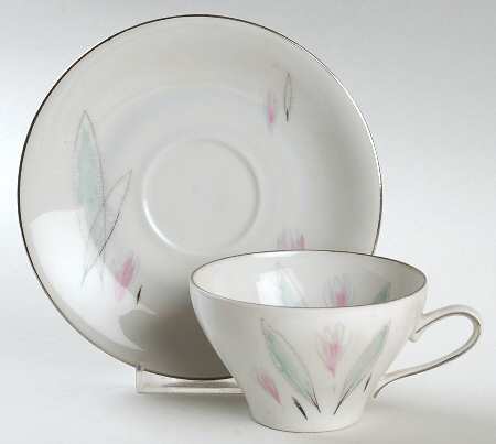 WIG582 Flat Cup & Saucer Set