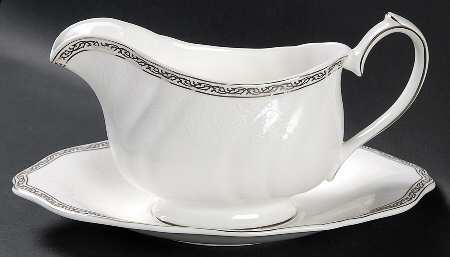Queen's Lace Gravy Boat & Underplate