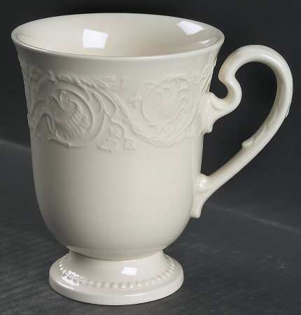 Patrician (New, 2003-2005) Footed Mug