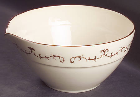 Queen's Filigree 8" Pudding Bowl