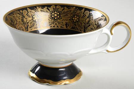 68051 Footed Cup