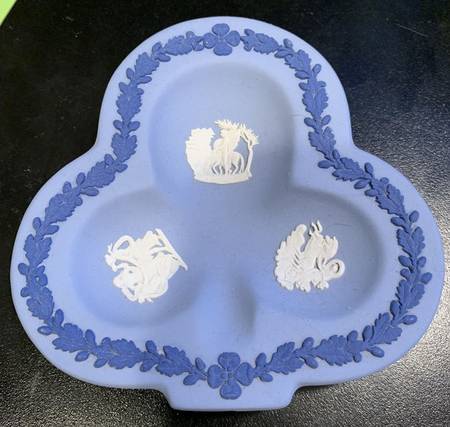 Cream Color and Portland Blue on Lavender Small Club Shape Ashtray