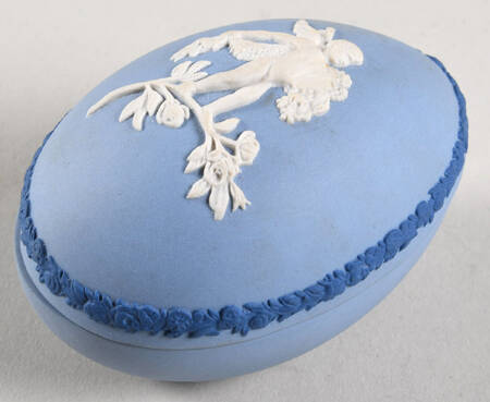 Cream Color and Portland Blue on Lavender Egg Box & Lid