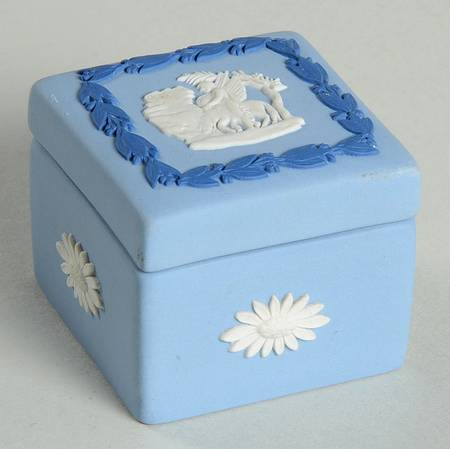 Cream Color and Portland Blue on Lavender Square Miniature Box