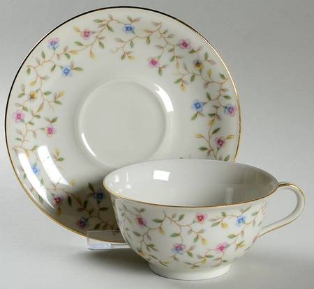 WIG619 Footed Cup & Saucer Set