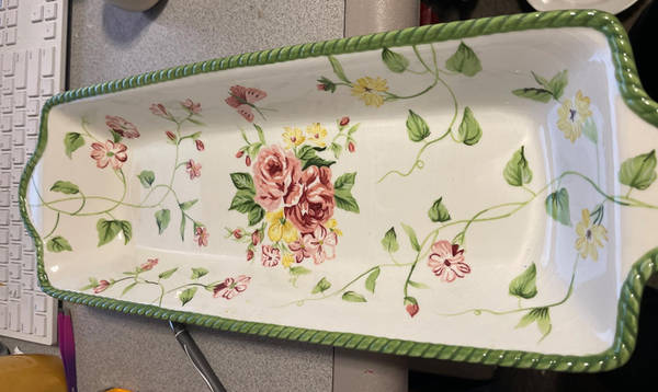 Masterpiece 19" Bread Basket