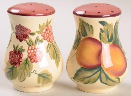 Floral Manor Salt & Pepper Set
