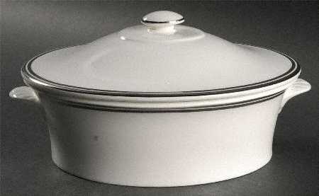 Promenade Oval Covered Vegetable