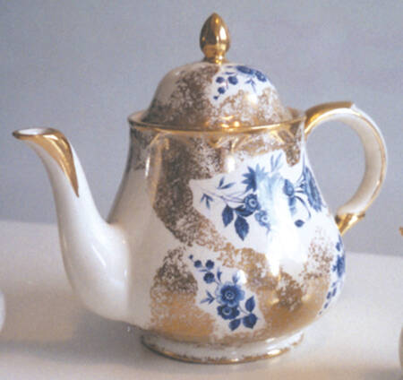 4966 Teapot & Lid