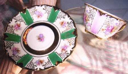 WIG629 Footed Cup & Saucer Set