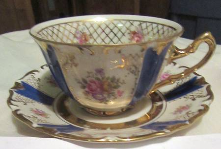 WIG629 Footed Cup & Saucer Set