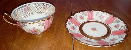 WIG629 Footed Cup & Saucer Set