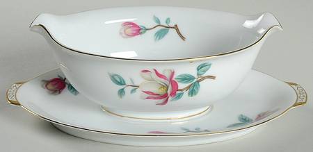 Magnolia Gravy Boat with Attached Underplate