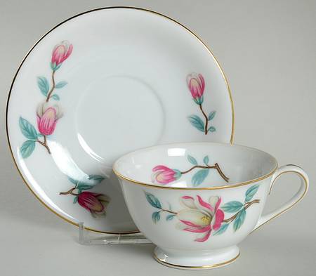 Magnolia Footed Cup & Saucer Set