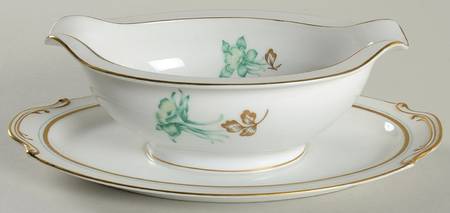 Columbine Gravy Boat with Attached Underplate