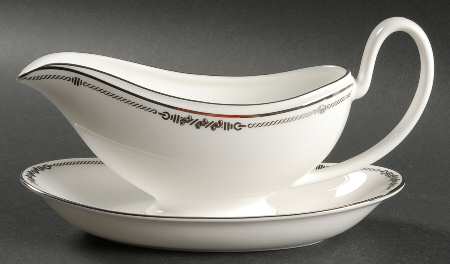 Carnegie Gravy Boat & Underplate