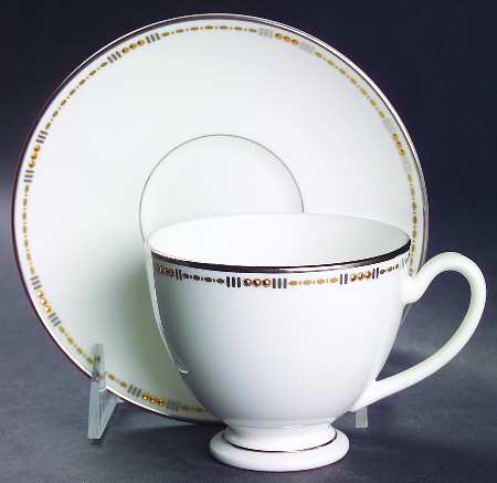 Basque Footed Cup & Saucer Set
