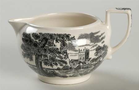 Romantic England Black Creamer