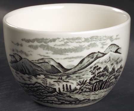 Romantic England Black Cranberry Bowl