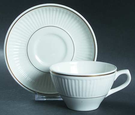 WW273 Flat Cup & Saucer Set
