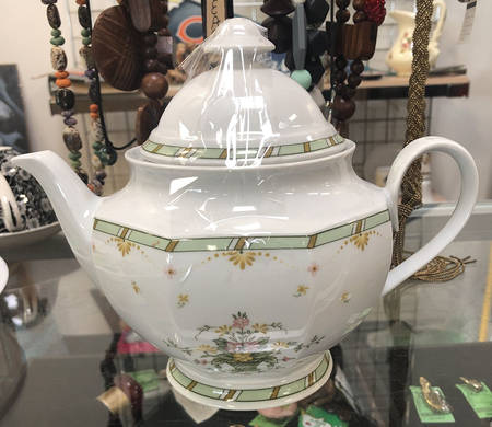WIG651 Teapot & Lid