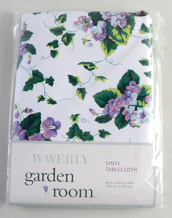 Sweet Violets 60" X 84" Oval Tablecloth