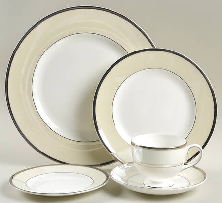 Lustreware Oyster 5 Piece Place Setting by Wedgwood