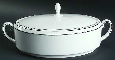 Blanc Et Noir Oval Covered Vegetable