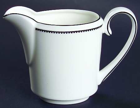 Blanc Et Noir Creamer