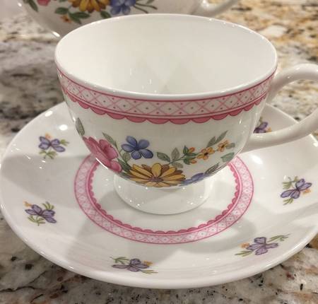 WW297 Footed Cup & Saucer Set