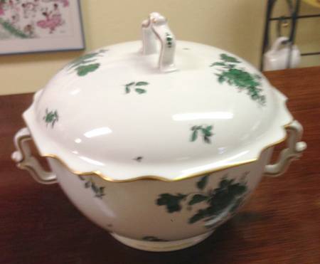 Maria Theresa Round Covered Vegetable