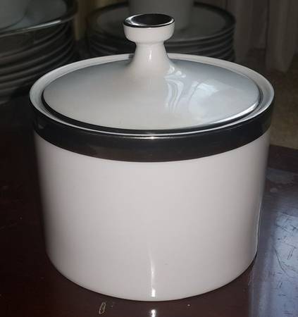 Swathmore Sugar Bowl & Lid