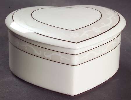 Icing Heart Shape Box & Lid