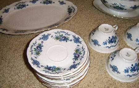 WIG686 Footed Cup & Saucer Set