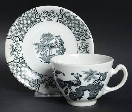 Yuan Black Flat Cup & Saucer Set
