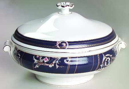 Renaissance Blue Round Covered Vegetable