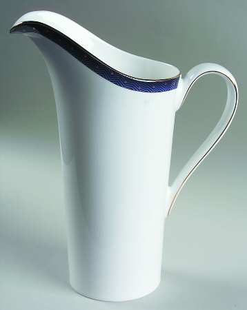 Midnight 32 Oz Jug