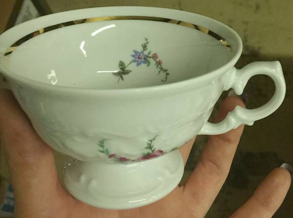 WAV48 Footed Cup