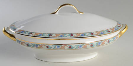 C9234 Oval Covered Vegetable