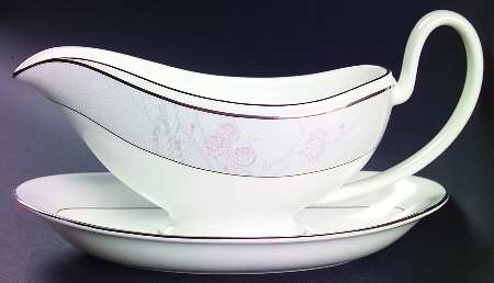 Chrysanthemum Gravy Boat & Underplate